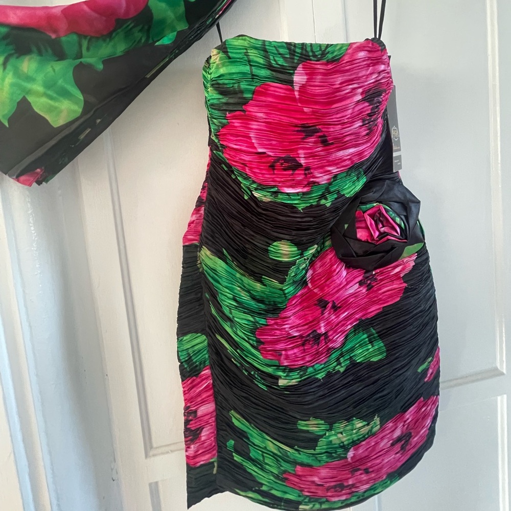 Beautiful Floral Dress 👗 Strapless with shall